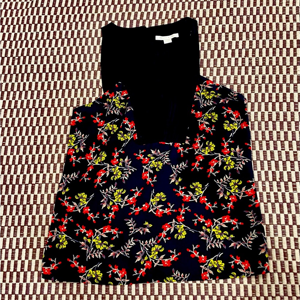 COOPER & ELLA navy floral top Medium